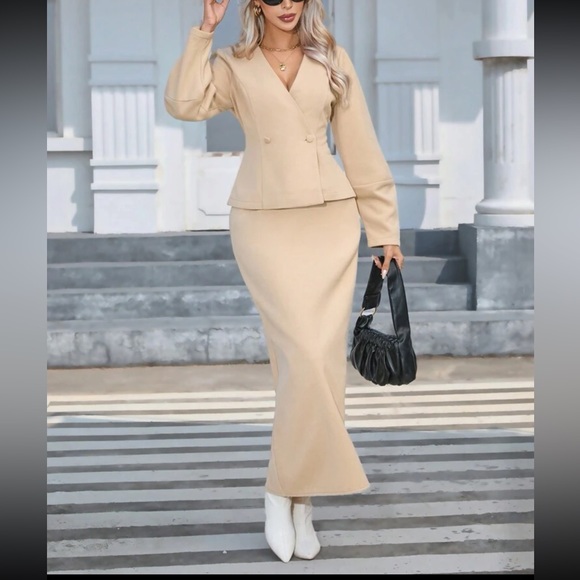 2 piece matching coord set- Double Breasted Tweed Overcoat & Split Back Skirt - Picture 3 of 4